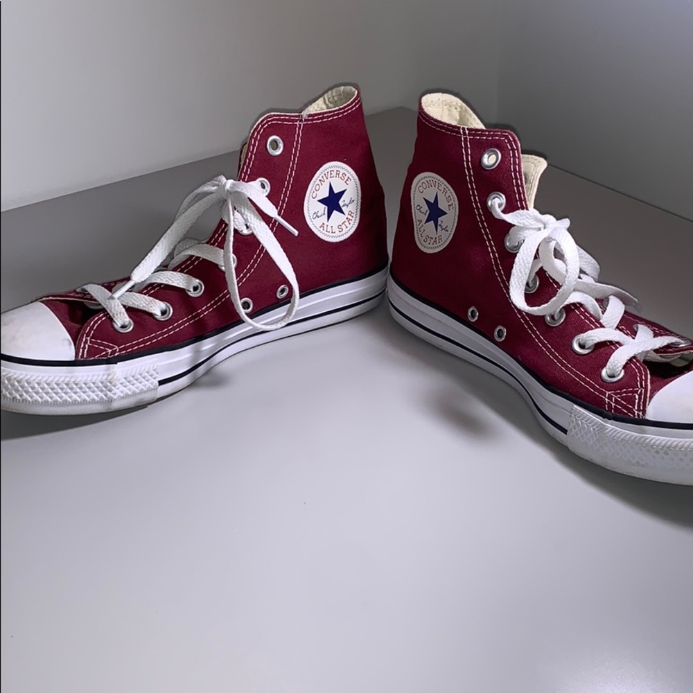 Converse maroon